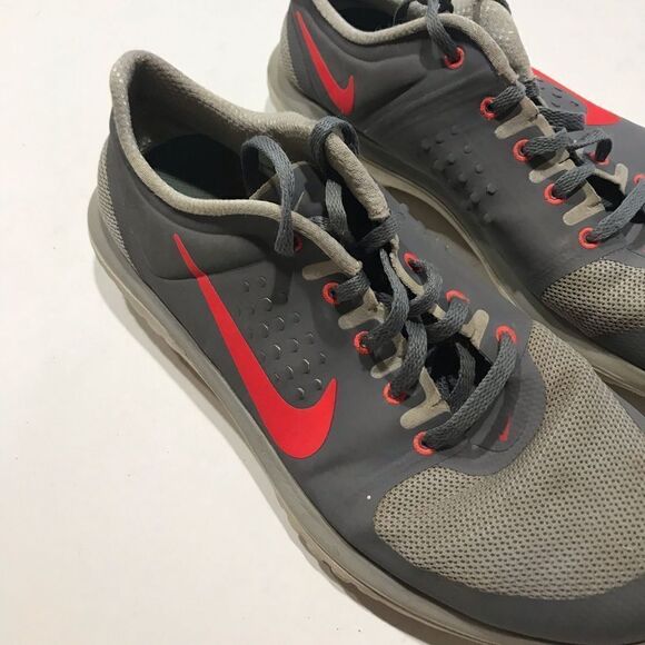 Nike Grey and Hot Pink Athletic Shoes - Picture 6 of 11